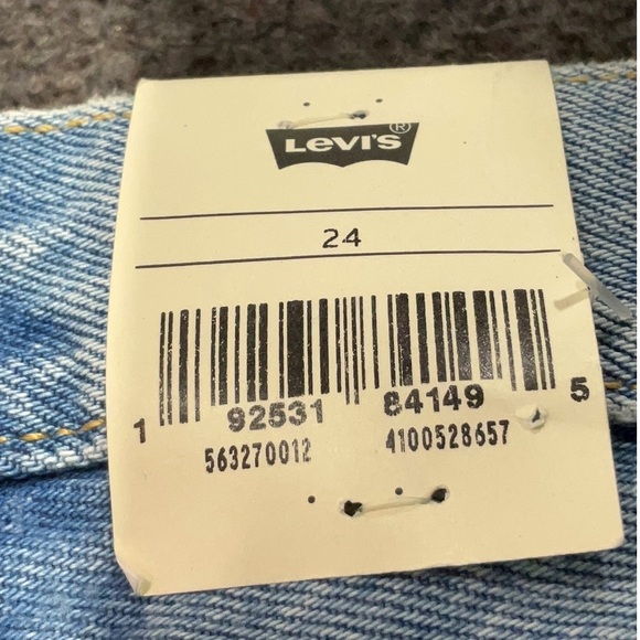 NWT Levi’s 501 Distressed Original Wedgie Fit Shorts - Picture 3 of 3